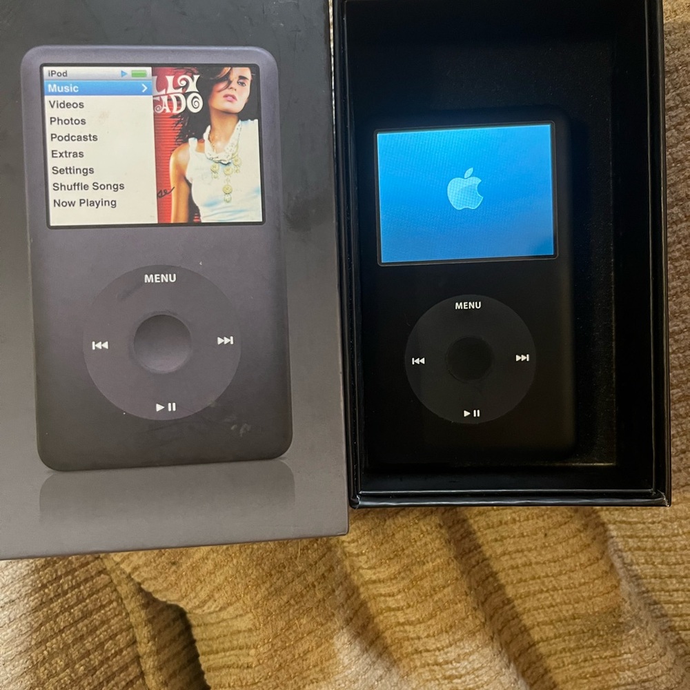 Apple iPod Classic 80 gb with Black Finish in original Box